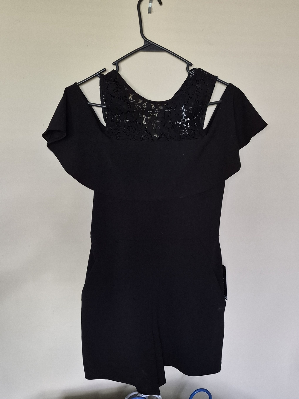 Express Black Cold-Shoulder Lace Yoke Romper NWT Size 4